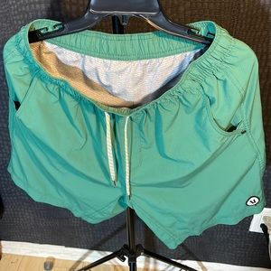 Vuori Kore Shorts Large